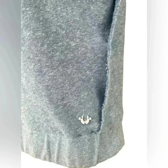 True Religion women’s crop active slit top color pale blue sz XS NWT - Picture 3 of 10